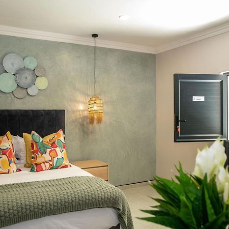Iso'Bella Vita Guesthouse ファラボルワ エクステリア 写真